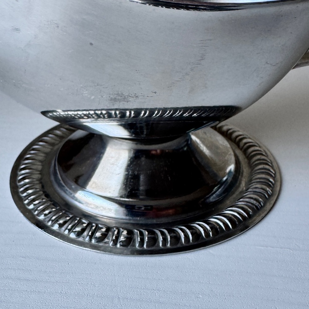 Vintage Vollrath Gravy Boat 47578 Stainless Steel Pedestal Classic Formal Dinner - Picture 7 of 12